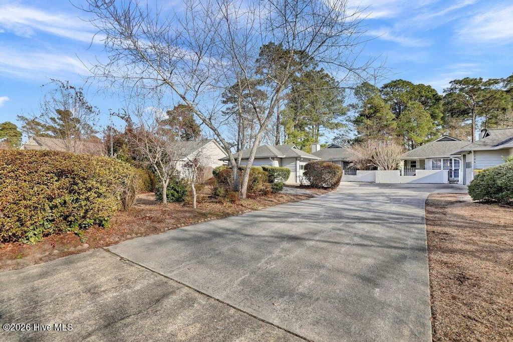 Photo of 108 Bay Tree Circle, Hampstead, NC 28443 (MLS # 100556294)