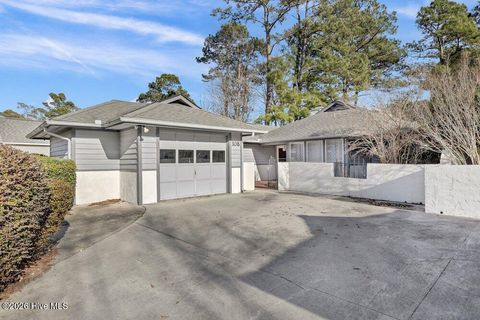 Photo of 108 Bay Tree Circle, Hampstead, NC 28443 (MLS # 100556294)