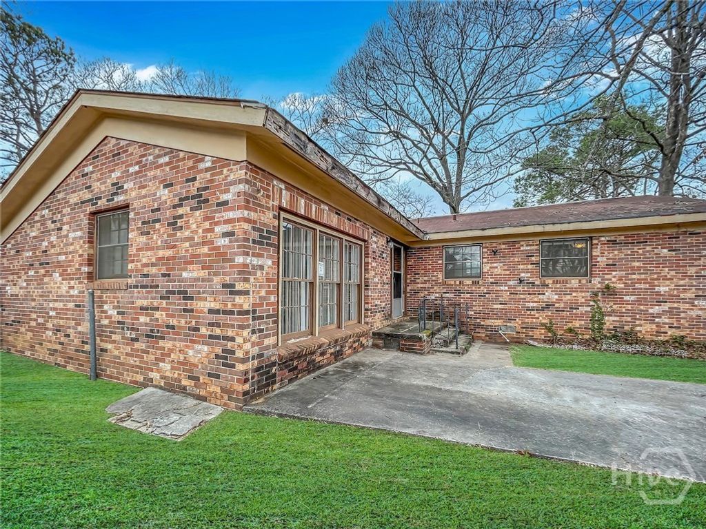 Photo of 333 Clairmont Drive, Warner Robins, GA 31088 (MLS # SA348839)