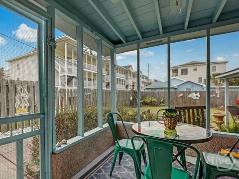 Homes For Sale - 8 17th Place<br/> Tybee Island, GA 31328