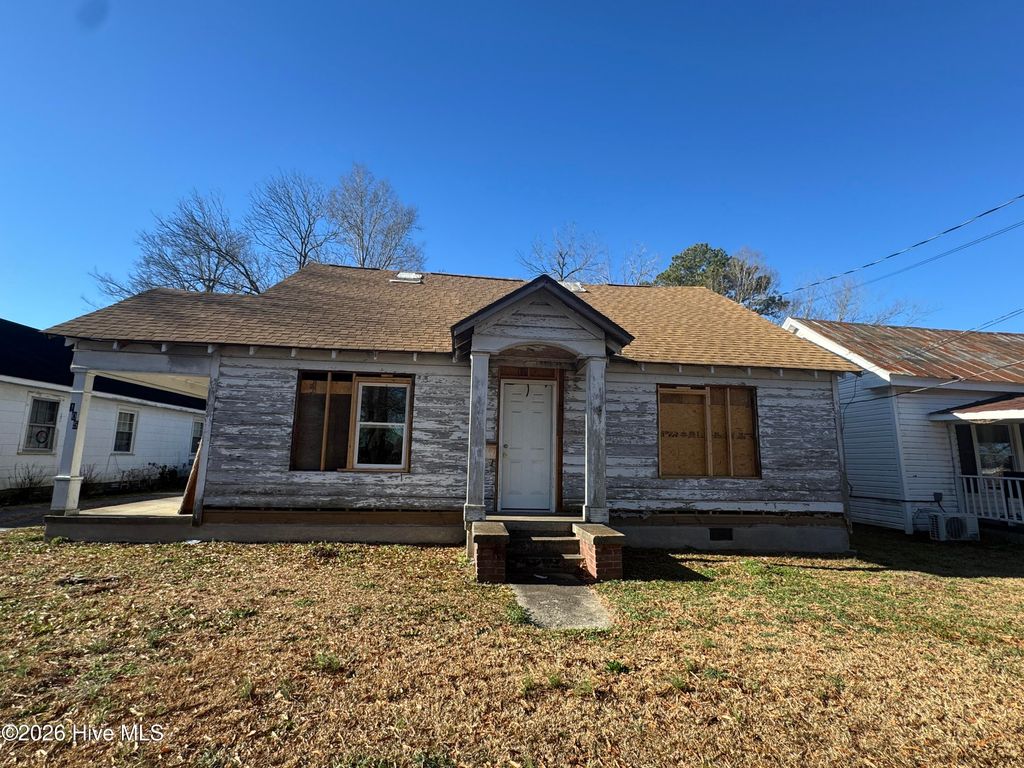 Photo of 105 N Pearl Street, Williamston, NC 27892 (MLS # 100549359)