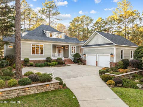 Homes For Sale - 10 Wee Burn Lane<br/> Pinehurst, NC 28374