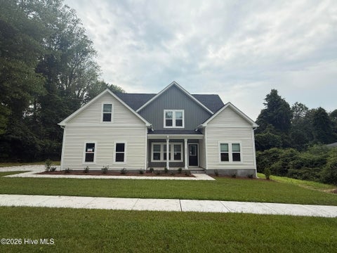 Homes For Sale - 2223 Greenwood Court<br/> Jacksonville, NC 28546