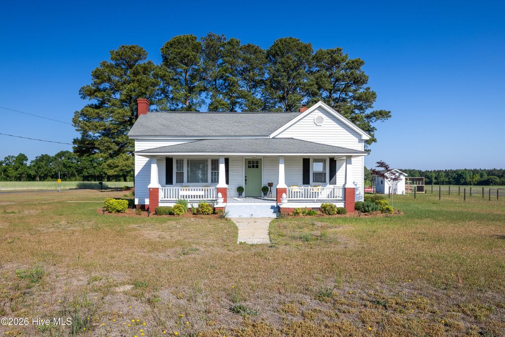Photo of 2252 Fleet Cooper Road, Roseboro, NC 28382 (MLS # 100569267)