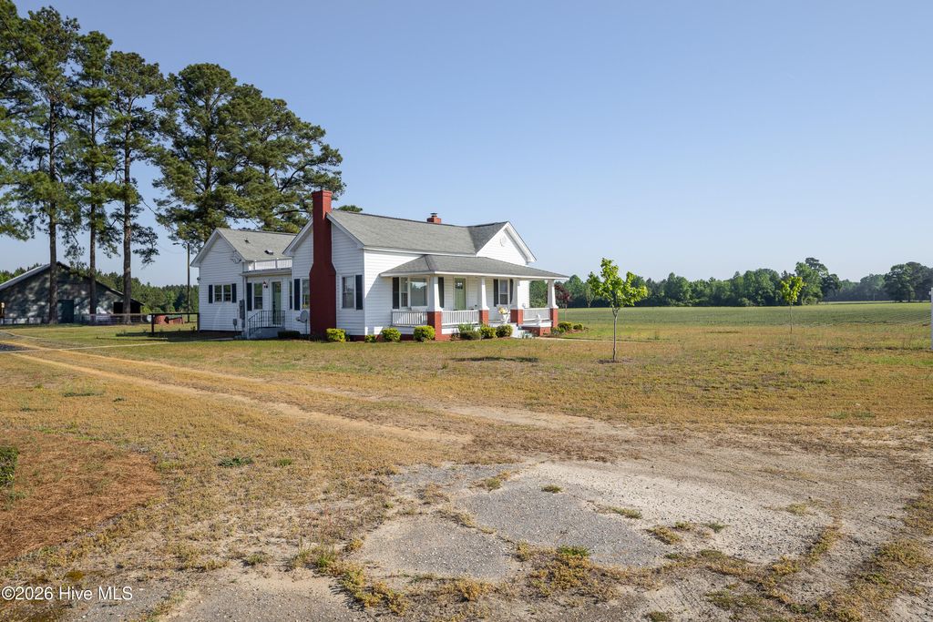 Photo of 2252 Fleet Cooper Road, Roseboro, NC 28382 (MLS # 100569267)