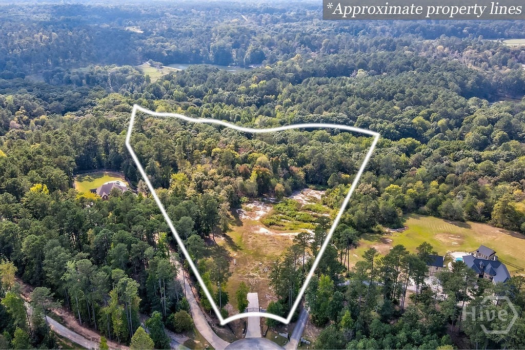 Photo of 535 Penny Lane, Loganville, GA 30052 (MLS # CL364744)