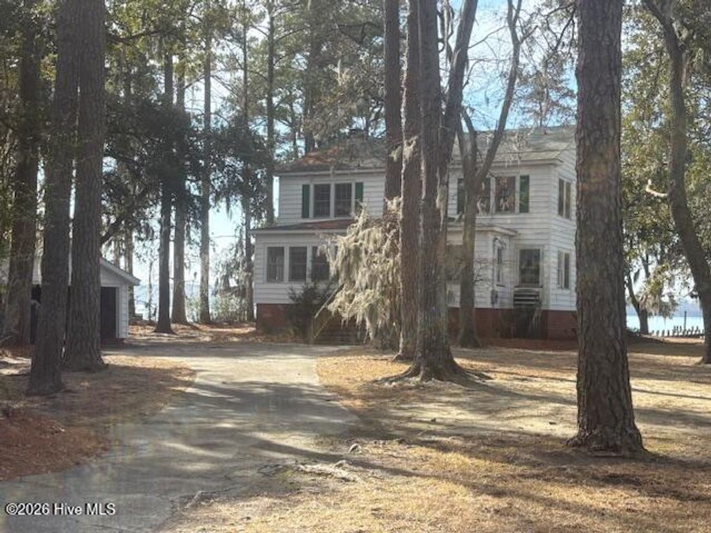 Photo of 314 Sunnyside Drive, Washington, NC 27889 (MLS # 100555233)