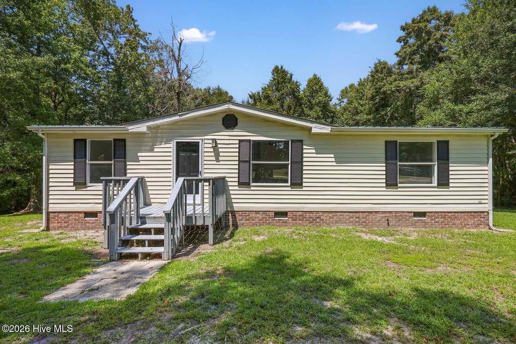 Photo of 410 Pond View Circle, Hampstead, NC 28443 (MLS # 100599409)