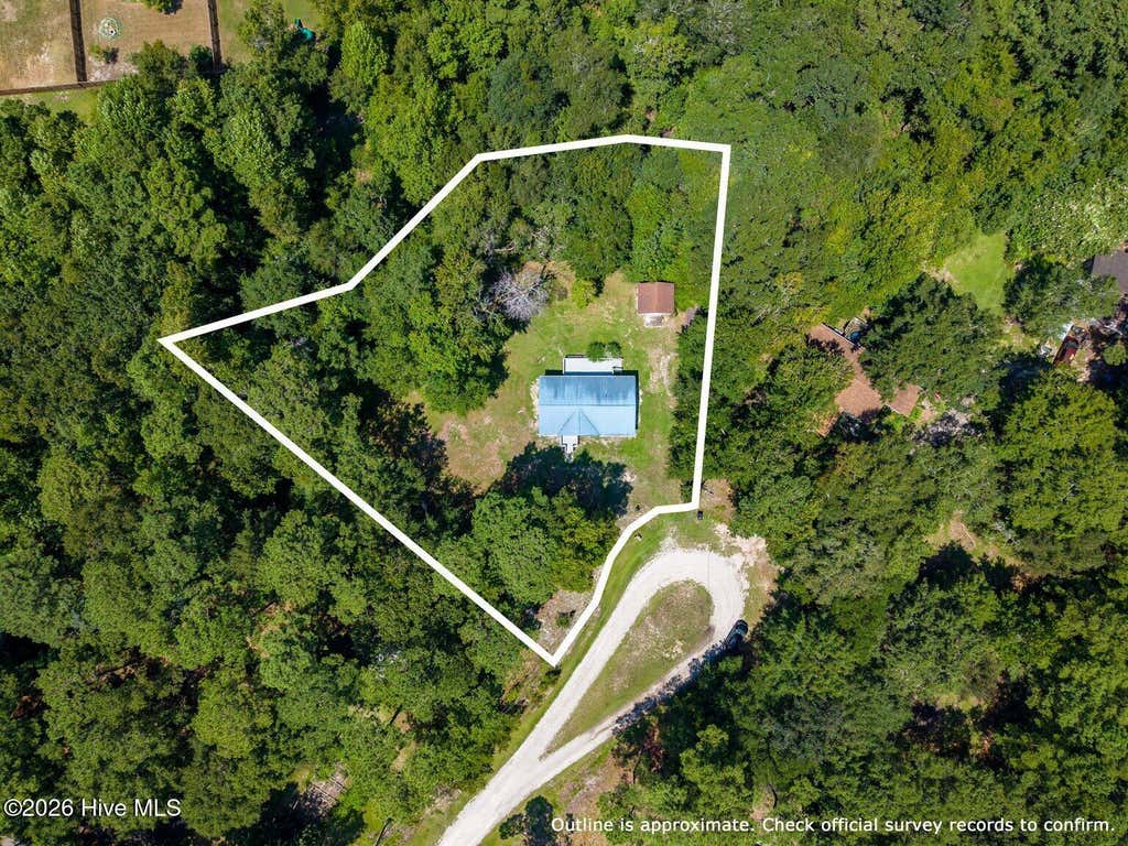 Photo of 410 Pond View Circle, Hampstead, NC 28443 (MLS # 100599409)