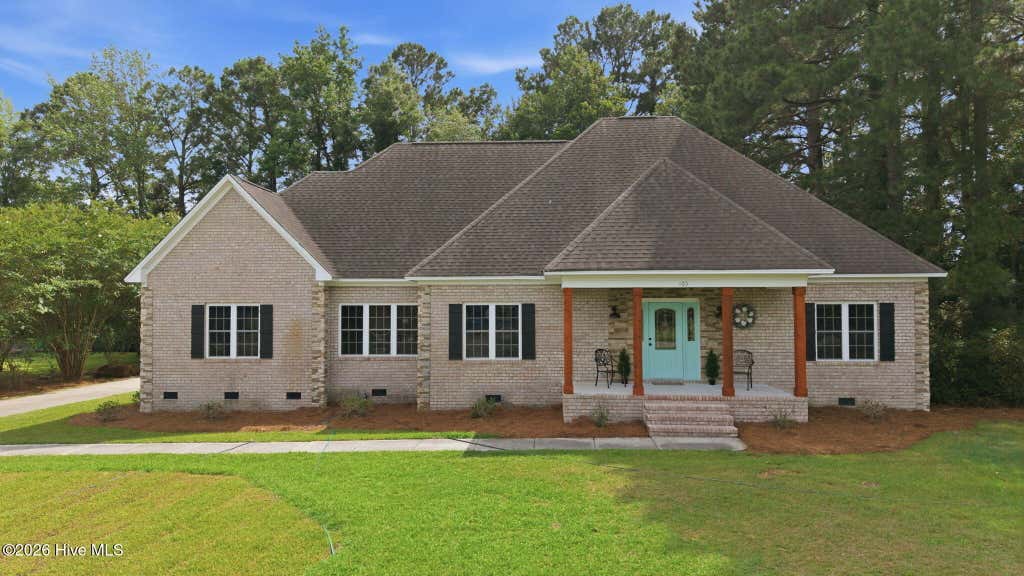 Photo of 105 Circle Street, Washington, NC 27889 (MLS # 100583323)
