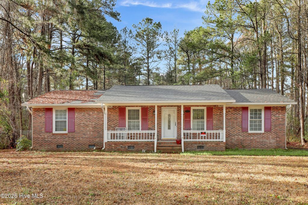 Photo of 1010 New Road, Burgaw, NC 28425 (MLS # 100560145)