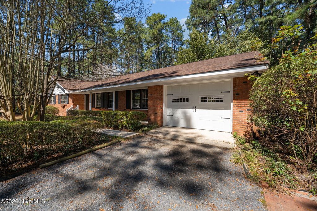 Photo of 188 Thorne Road, Pinehurst, NC 28374 (MLS # 100562126)