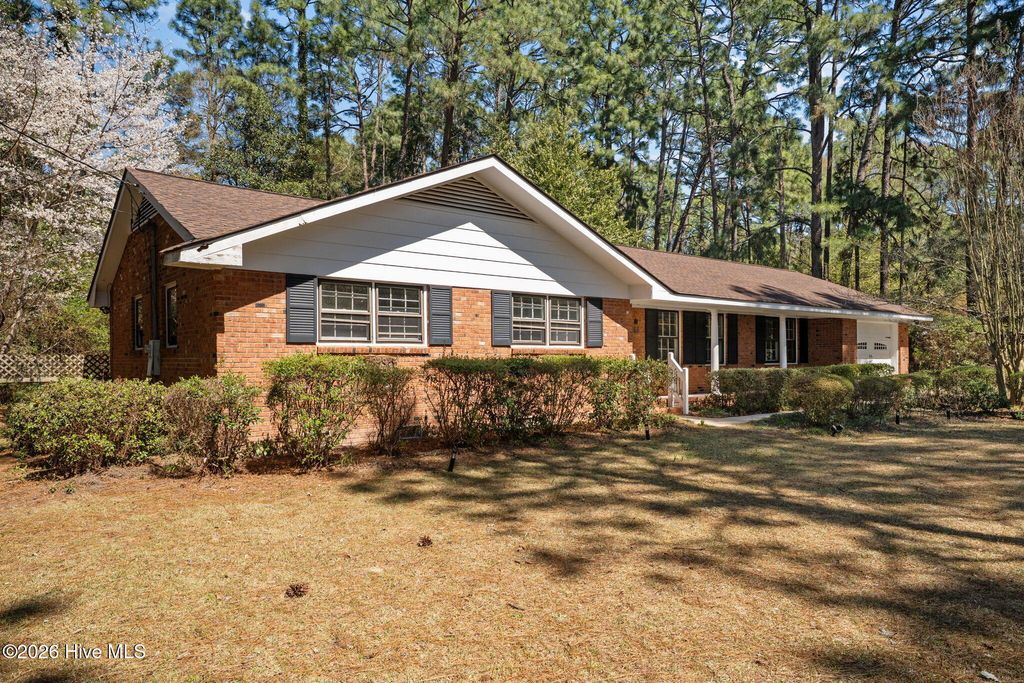 Photo of 188 Thorne Road, Pinehurst, NC 28374 (MLS # 100562126)