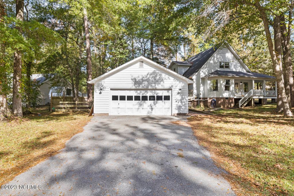 Photo of 107 Riverbend Road, Jacksonville, NC 28540 (MLS # 100544428)