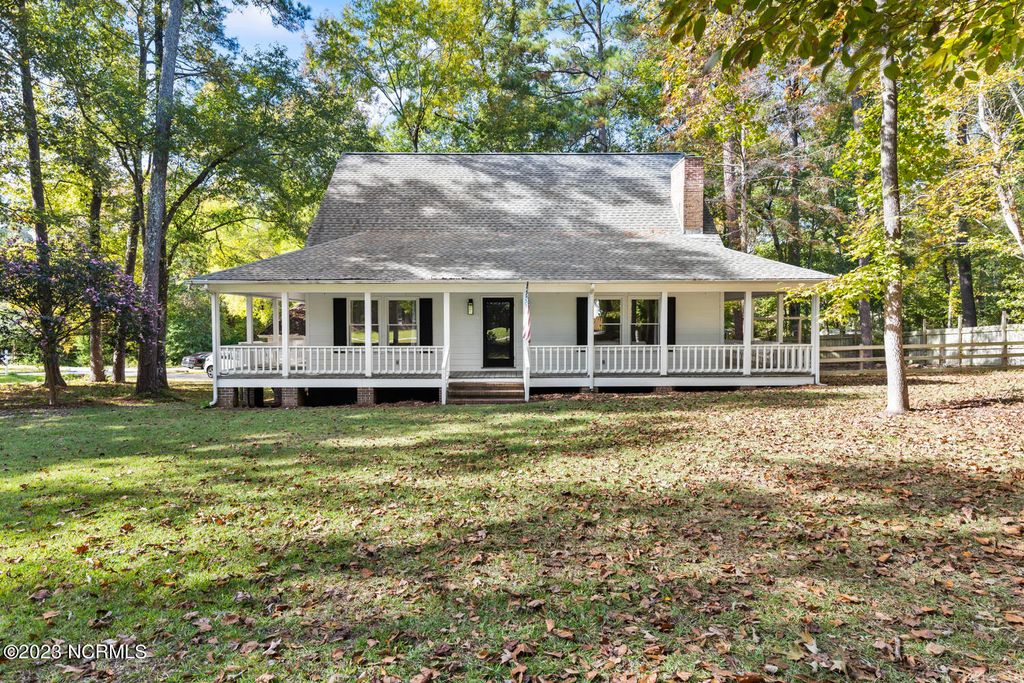 Photo of 107 Riverbend Road, Jacksonville, NC 28540 (MLS # 100544428)