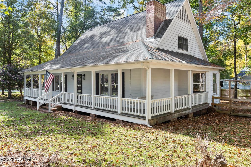 Photo of 107 Riverbend Road, Jacksonville, NC 28540 (MLS # 100544428)