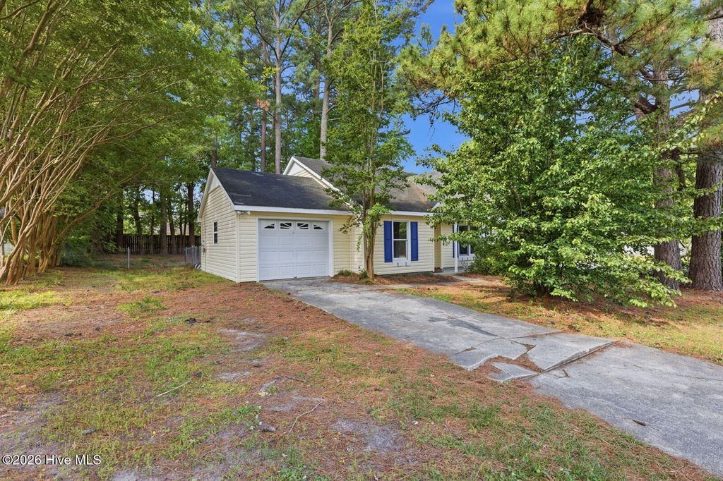 Photo of 200 E Cameron Court, Jacksonville, NC 28546 (MLS # 100572637)
