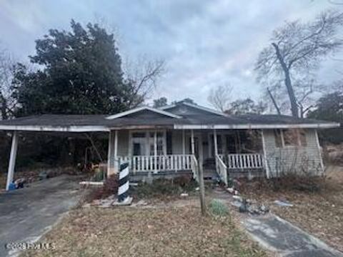 Homes For Sale - 404 E Pollock Street<br/> Warsaw, NC 28398