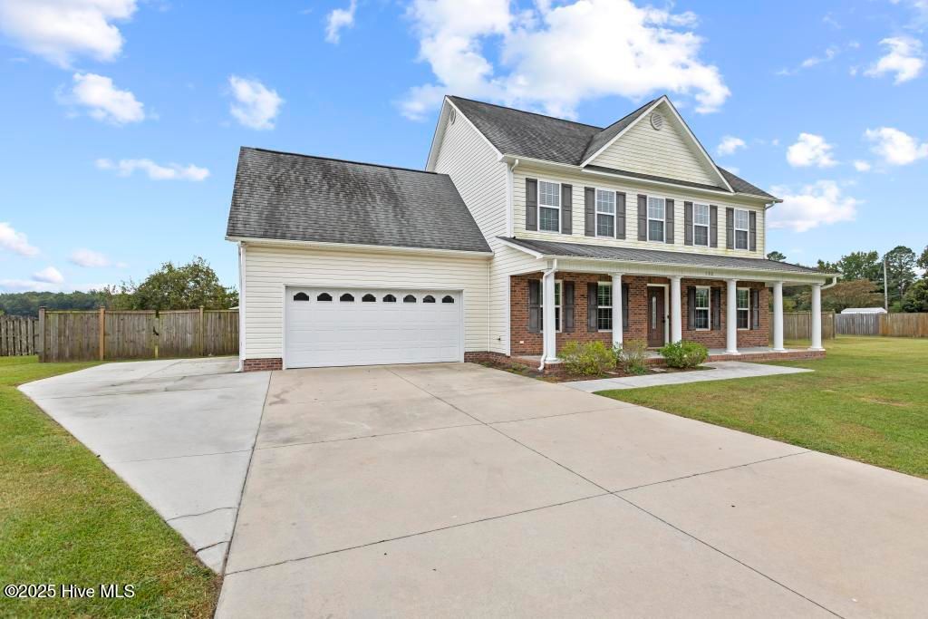 Photo of 102 Farmington Drive, Richlands, NC 28574 (MLS # 100532537)