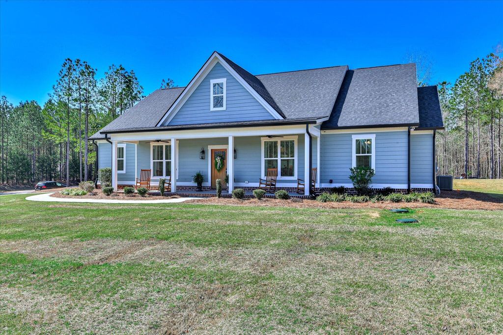 Photo of 1630 Long Cove Drive, Lincolnton, GA 30817 (MLS # 552588)