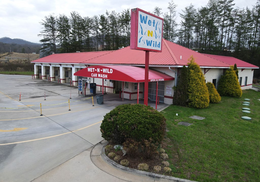 692 E Highway 515