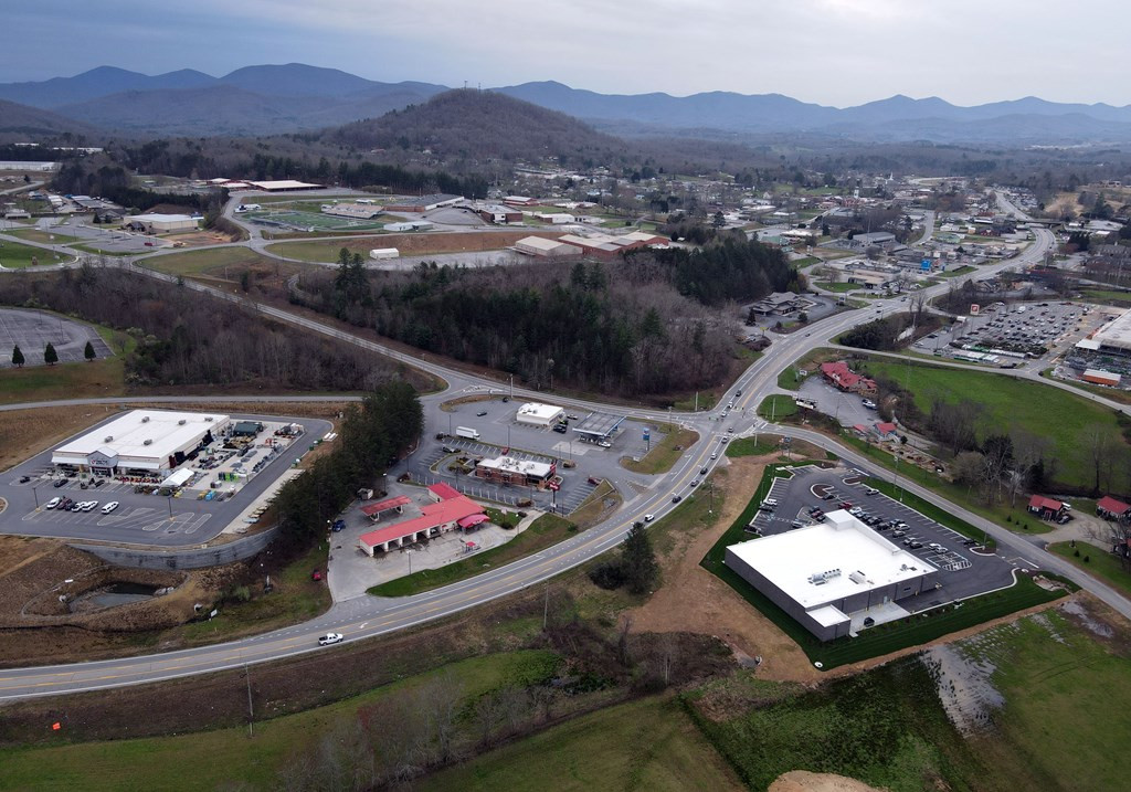 692 E Highway 515