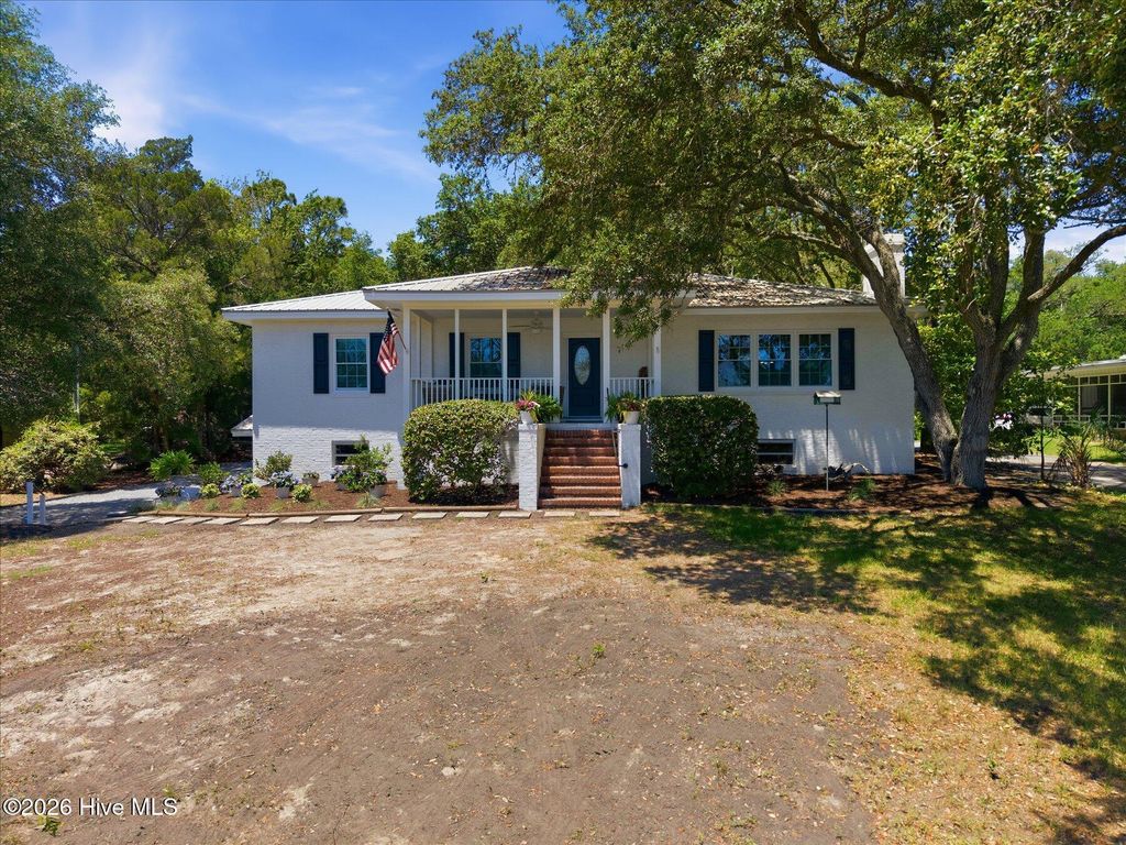 Photo of 305 River Drive, Southport, NC 28461 (MLS # 100575414)