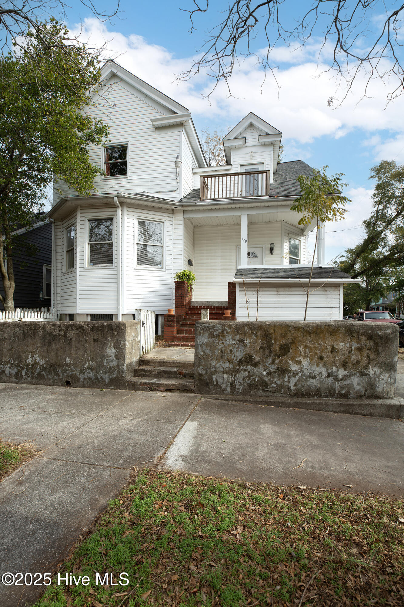 129 S 8th Street