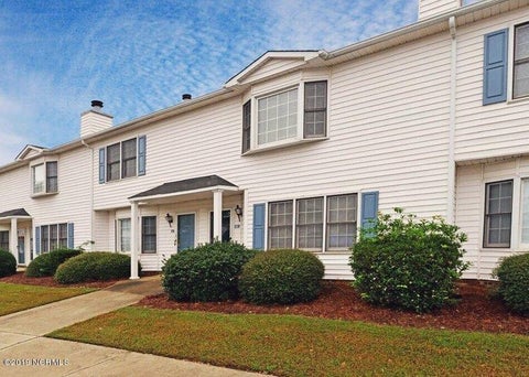 Townhouse For Rent - 1111 Grovemont Drive #F4<br/> Greenville, NC 27834