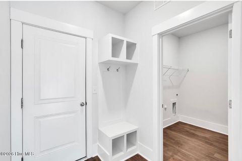 Tiny photo for 304 Edgewater Way, Surf City, NC 28445 (MLS # 100566526)