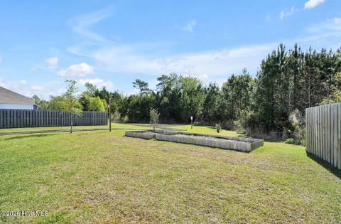 Tiny photo for 304 Edgewater Way, Surf City, NC 28445 (MLS # 100566526)