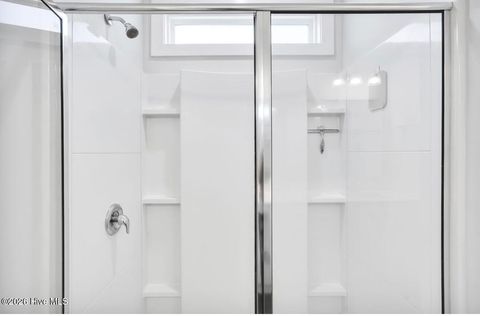 Tiny photo for 304 Edgewater Way, Surf City, NC 28445 (MLS # 100566526)