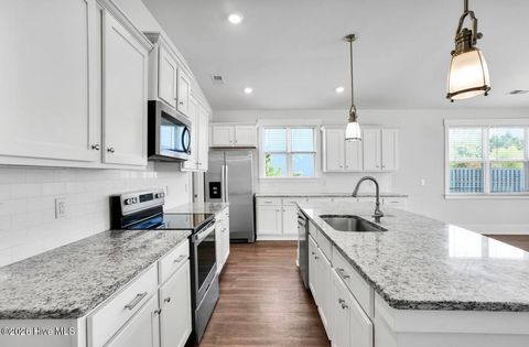 Tiny photo for 304 Edgewater Way, Surf City, NC 28445 (MLS # 100566526)