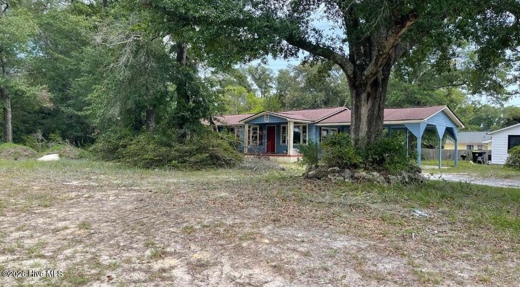 Photo of 415 W Owens Street, Southport, NC 28461 (MLS # 100599405)