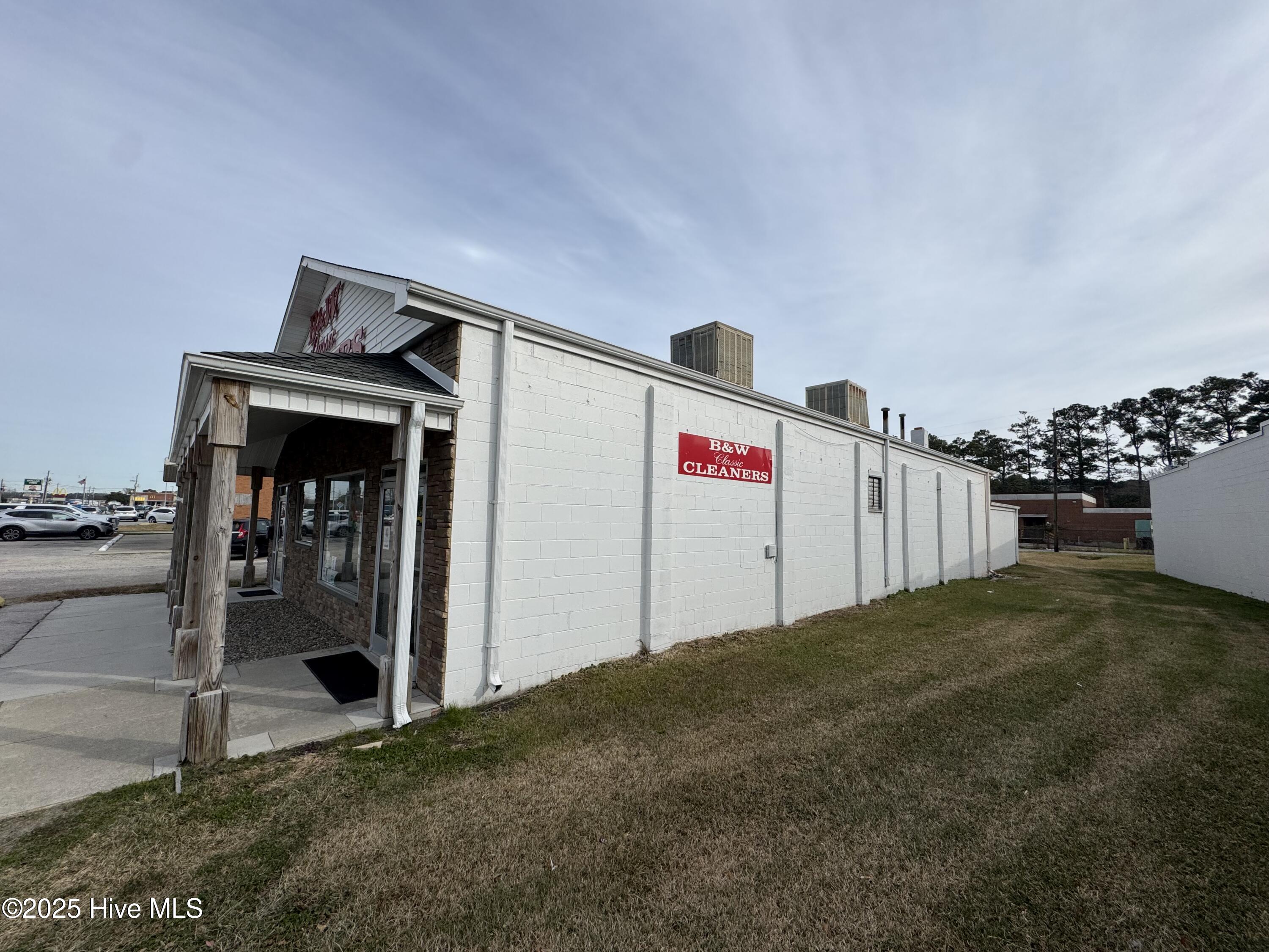 1412 Live Oak Street