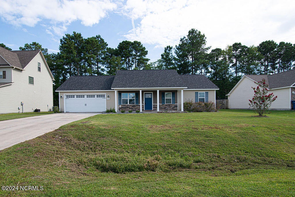 Photo of 258 Breakwater Drive, Sneads Ferry, NC 28460 (MLS # 100597262)