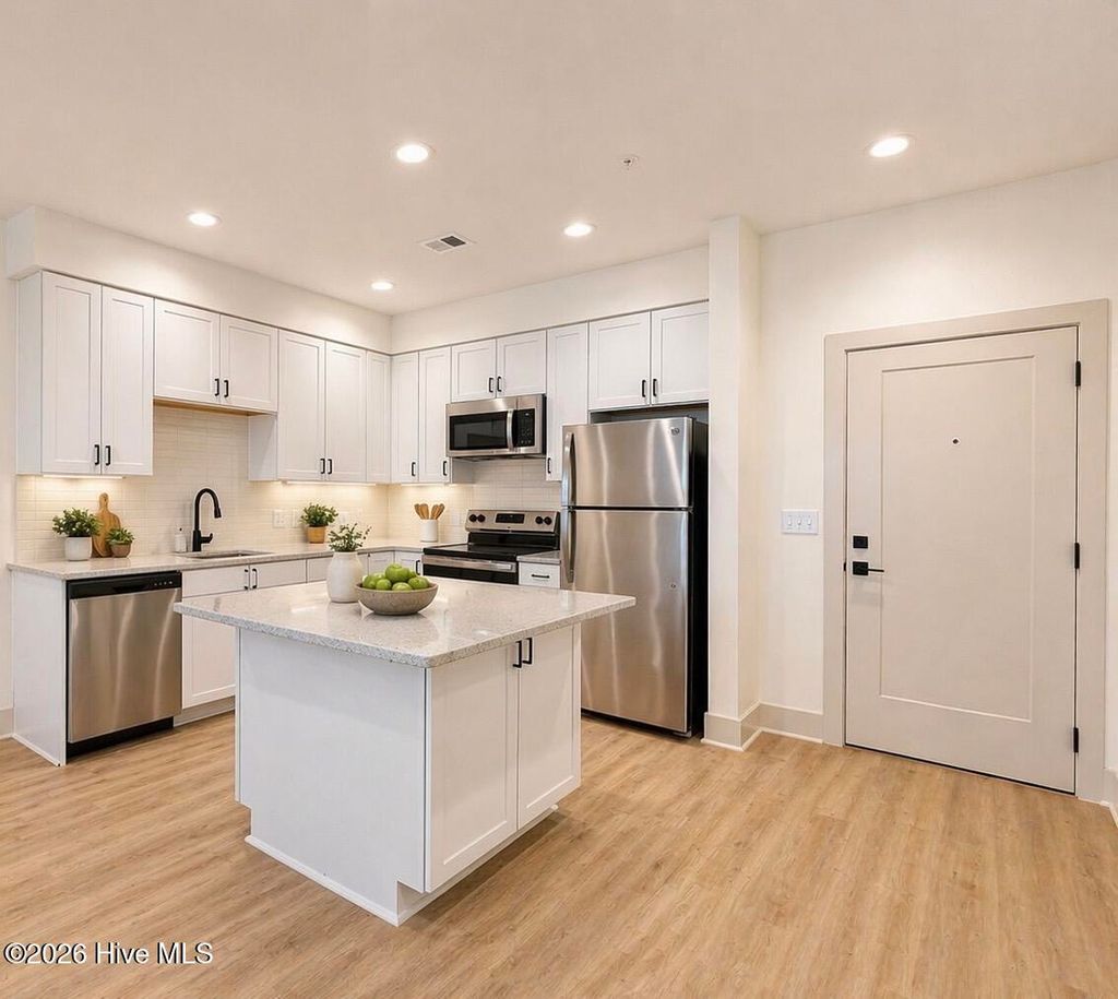 Photo of 3803 Peachtree Avenue #300, Wilmington, NC 28403 (MLS # 100561134)