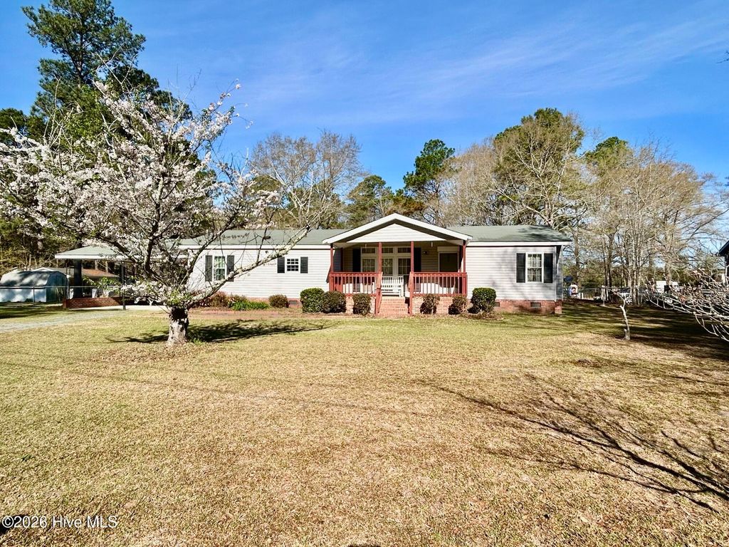 Photo of 12340 Ridgewood Circle, Laurinburg, NC 28352 (MLS # 100562410)