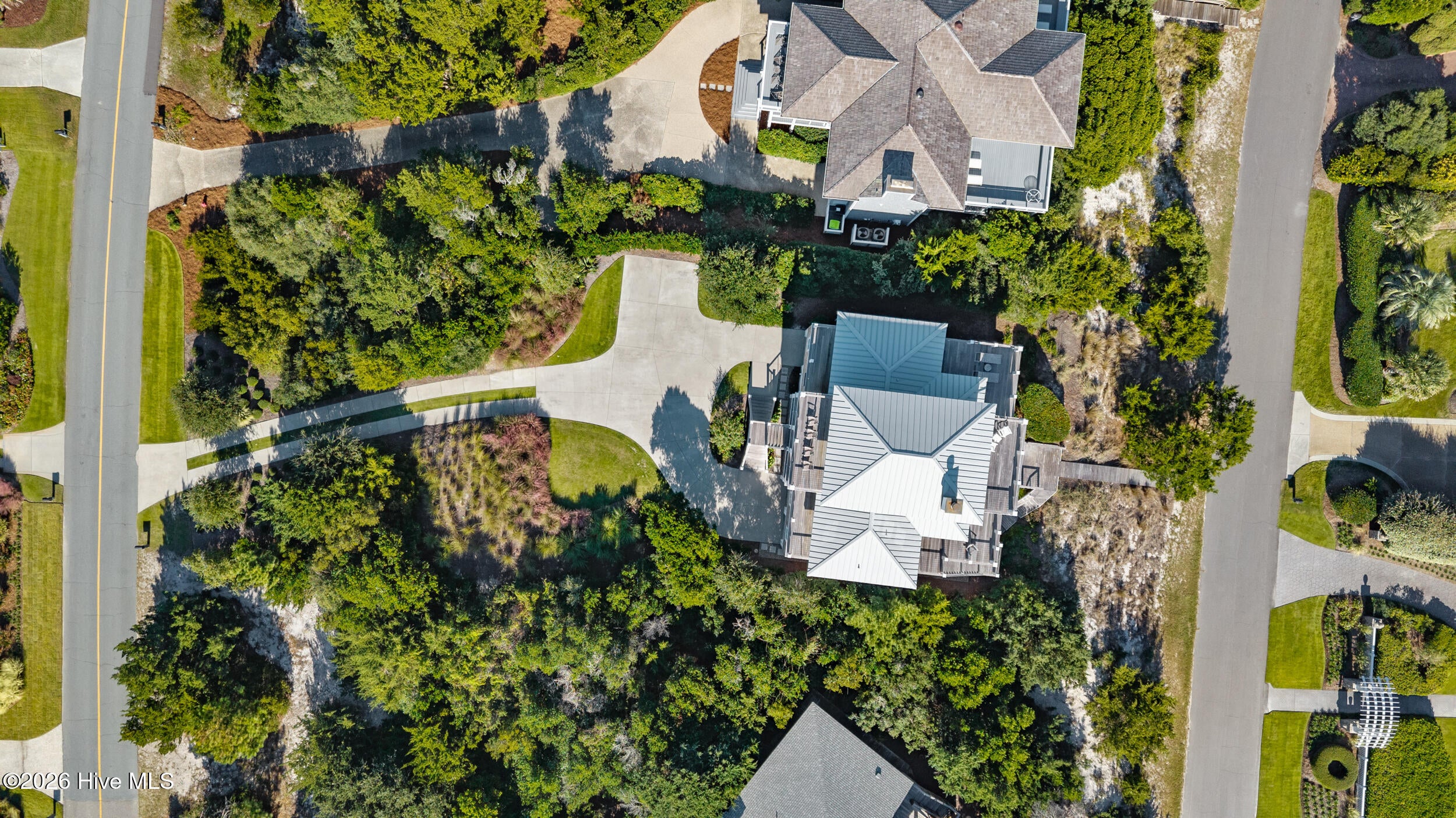 416 Beach Road N