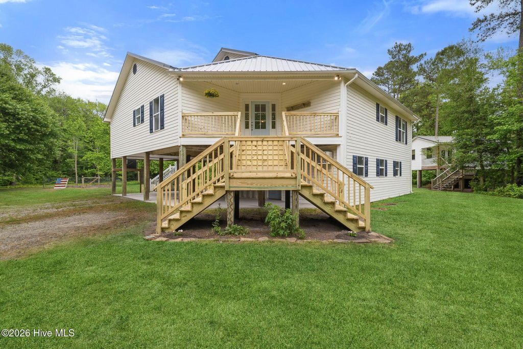 Photo of 614 Cape Fear Drive, Burgaw, NC 28425 (MLS # 100570655)