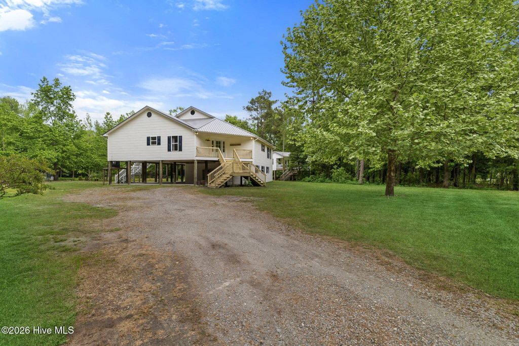 Photo of 614 Cape Fear Drive, Burgaw, NC 28425 (MLS # 100570655)