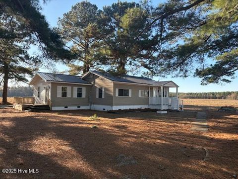 Homes For Sale - 4708 Levi Sutton Lane<br/> Lenoir County, Kinston, NC 28504