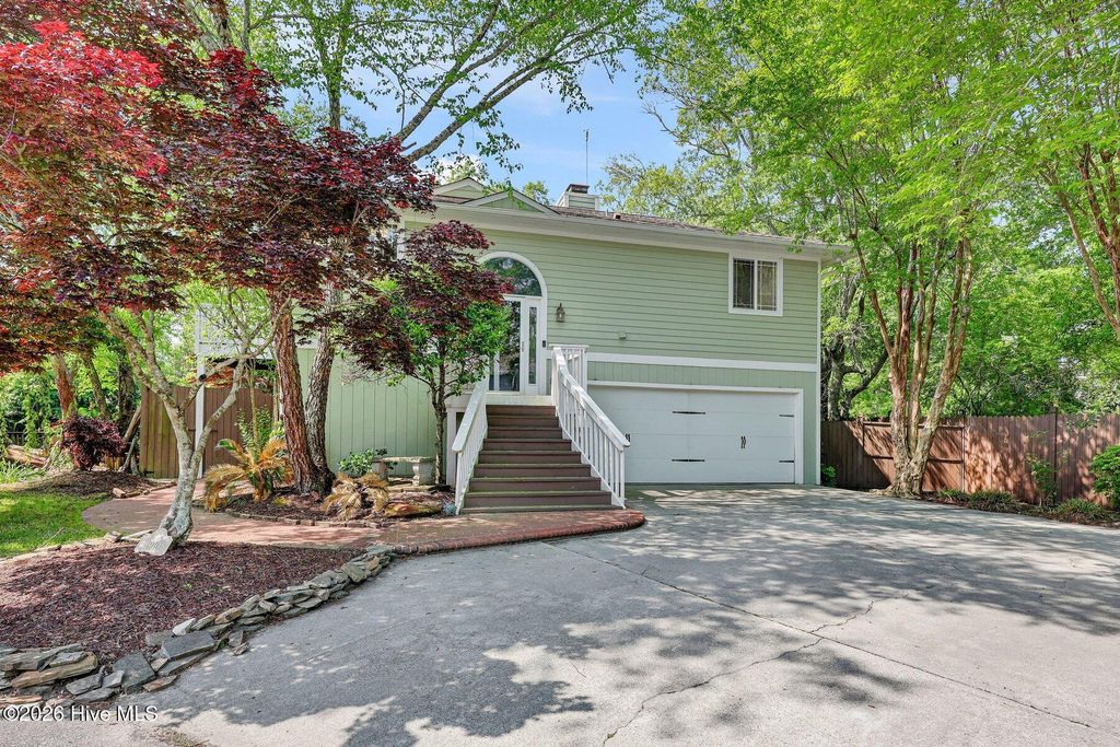 Photo of 1910 Erin Court, Wilmington, NC 28403 (MLS # 100567468)