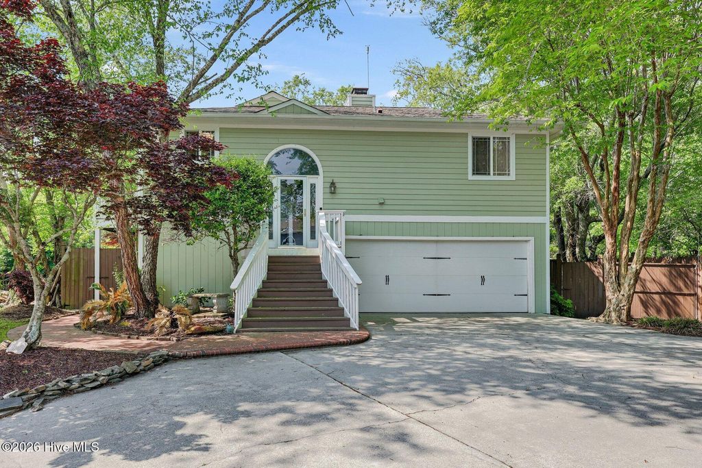 Photo of 1910 Erin Court, Wilmington, NC 28403 (MLS # 100567468)