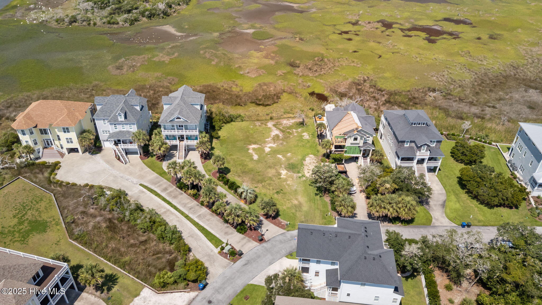 123 & 125 Coral Bay Court