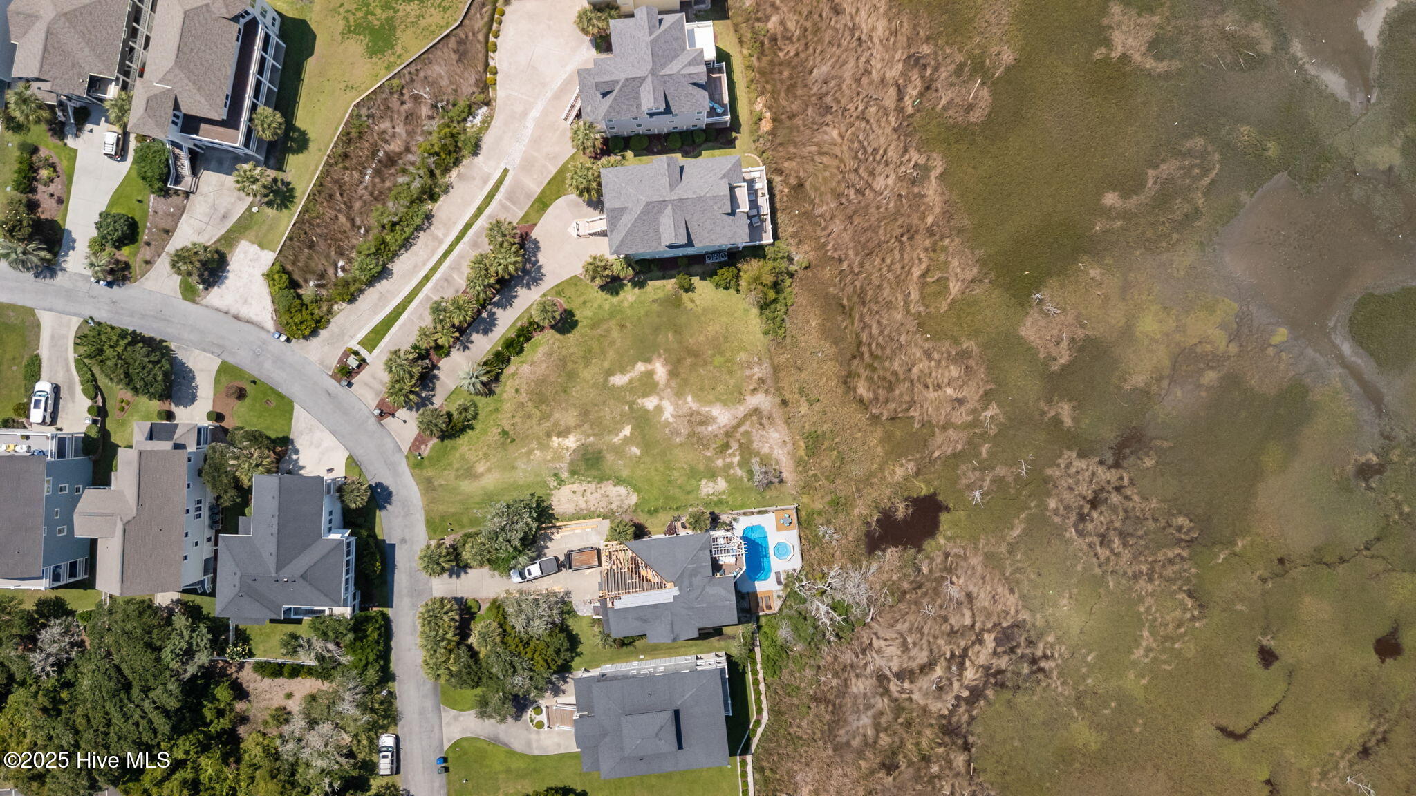 123 & 125 Coral Bay Court