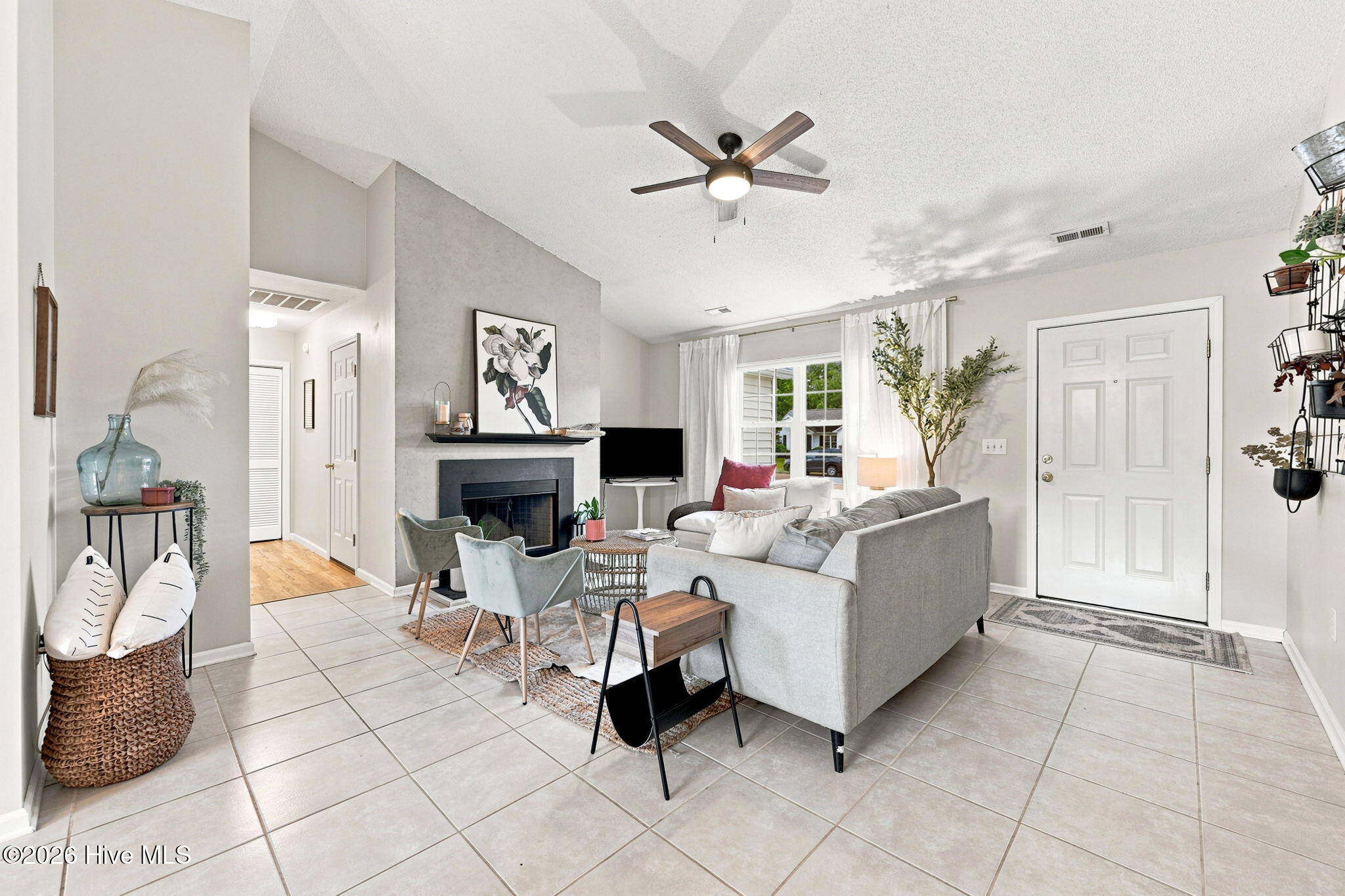 123 Lawndale Lane