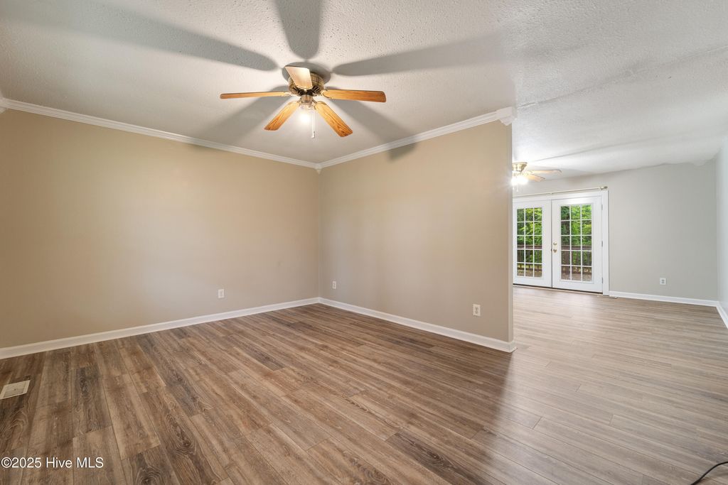 Photo of 125 Linda Loop, Jacksonville, NC 28546 (MLS # 100520678)