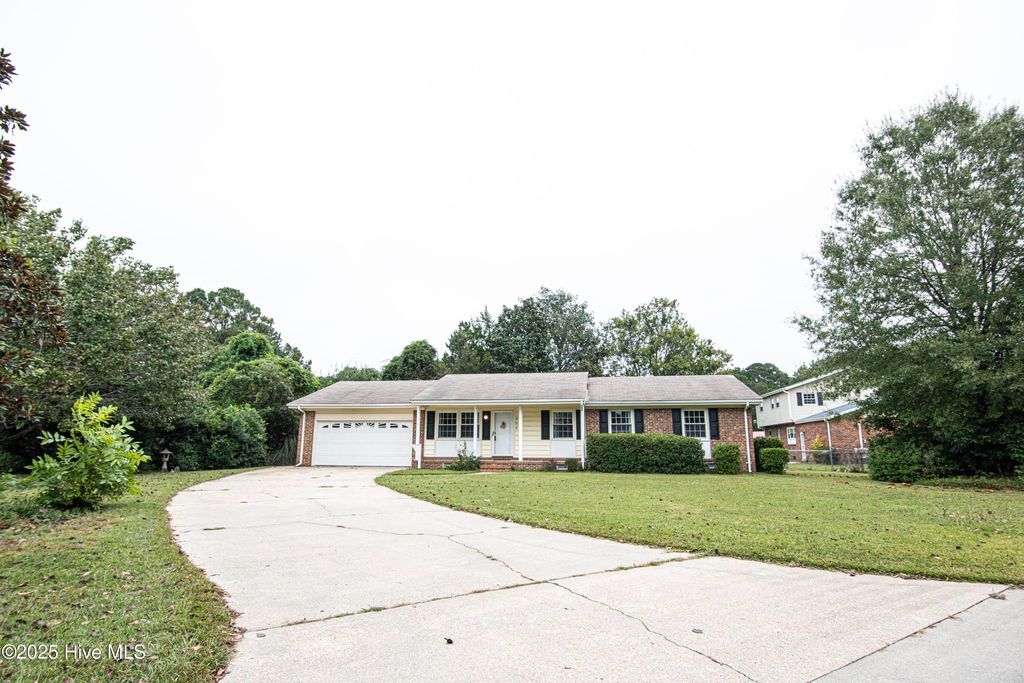 Photo of 405 Thomas Drive, Jacksonville, NC 28546 (MLS # 100536196)