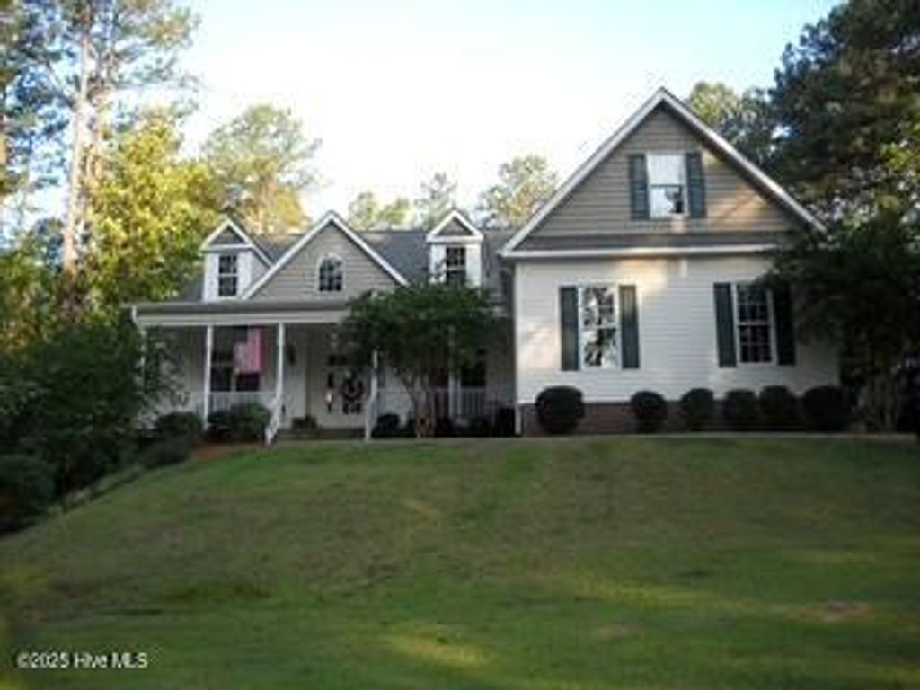 Photo of 177 Pine Ridge Drive, Whispering Pines, NC 28327 (MLS # 100511146)